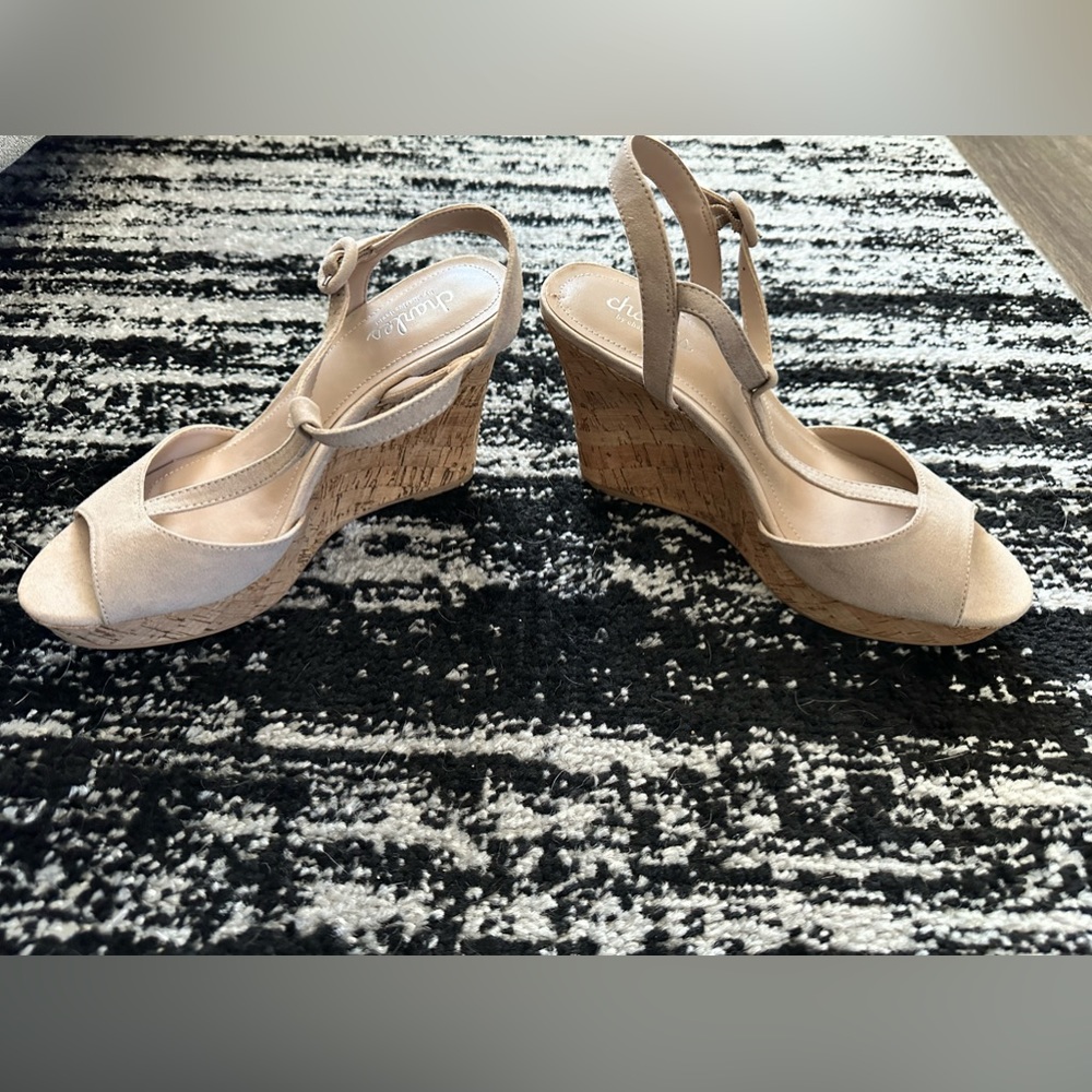 Cute shoes to wear to brunch or lunch date. Super comfy.